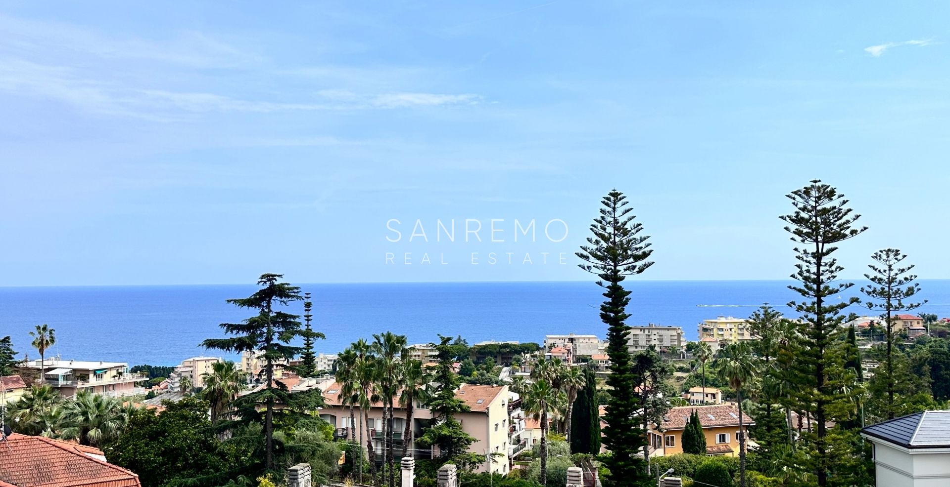 Zona Solaro, appartamento ultimo piano con grande terrazza e vista mare