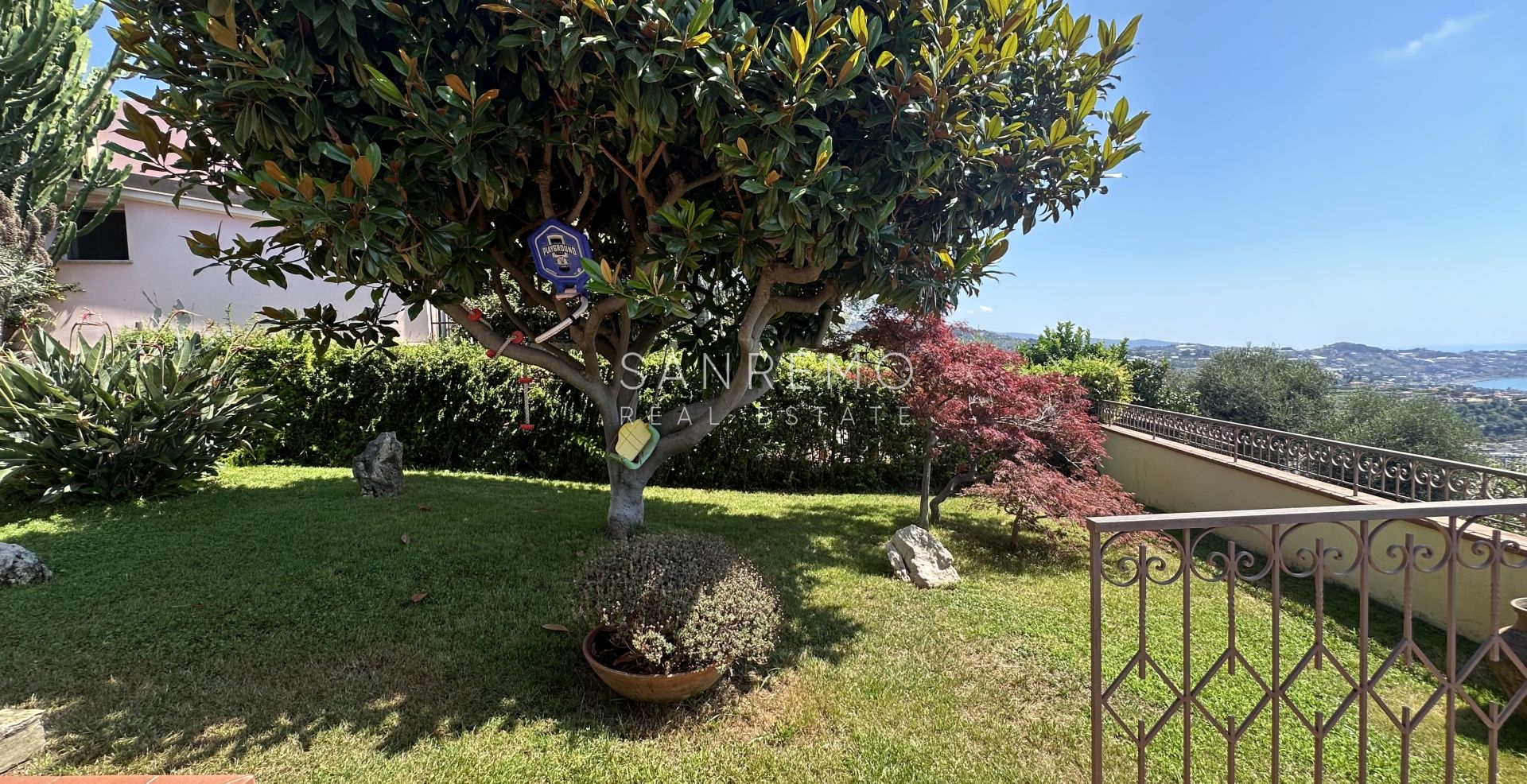 Bellissima villa con vista mozzafiato sul mare e sul porto della città