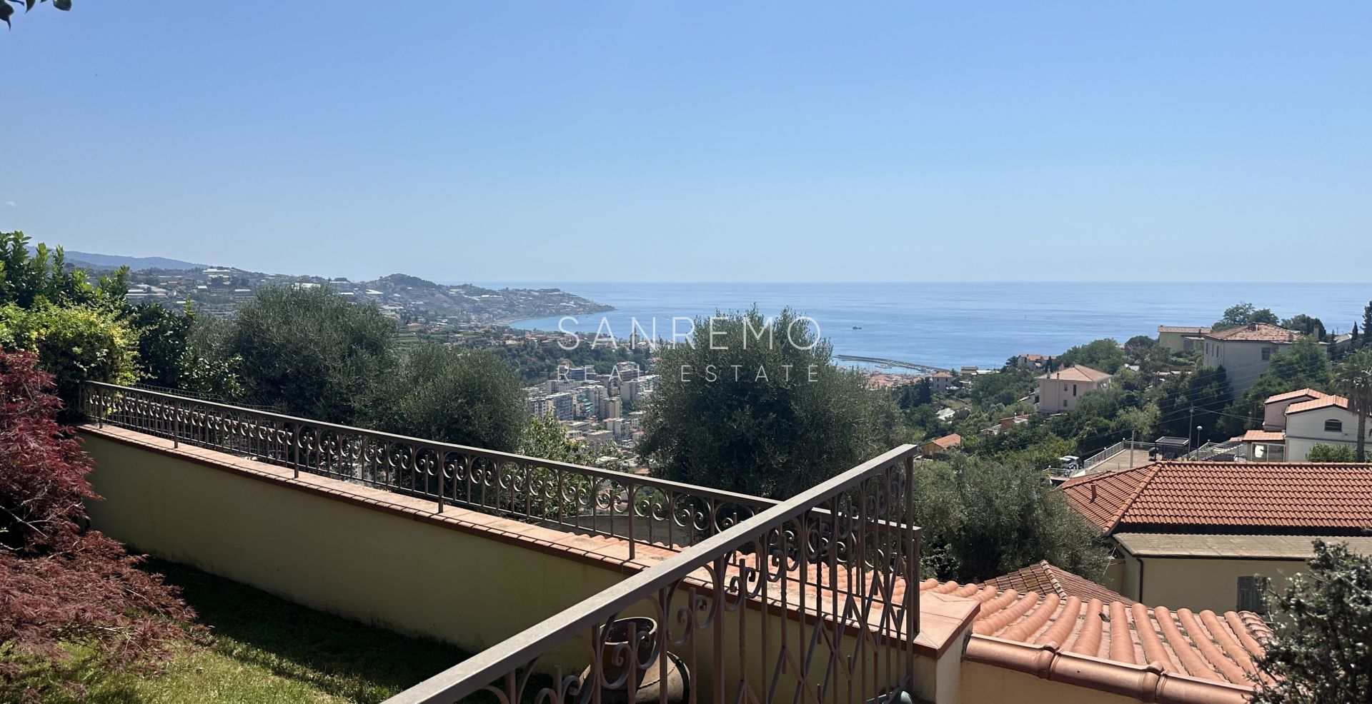 Bellissima villa con vista mozzafiato sul mare e sul porto della città