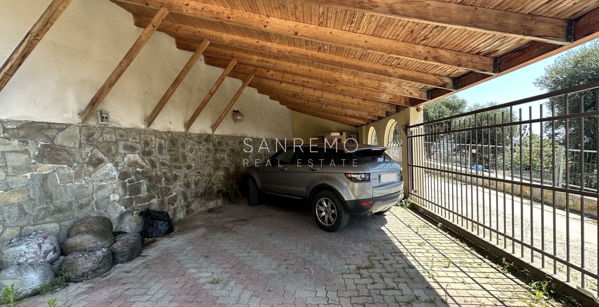 Bellissima villa con vista mozzafiato sul mare e sul porto della città