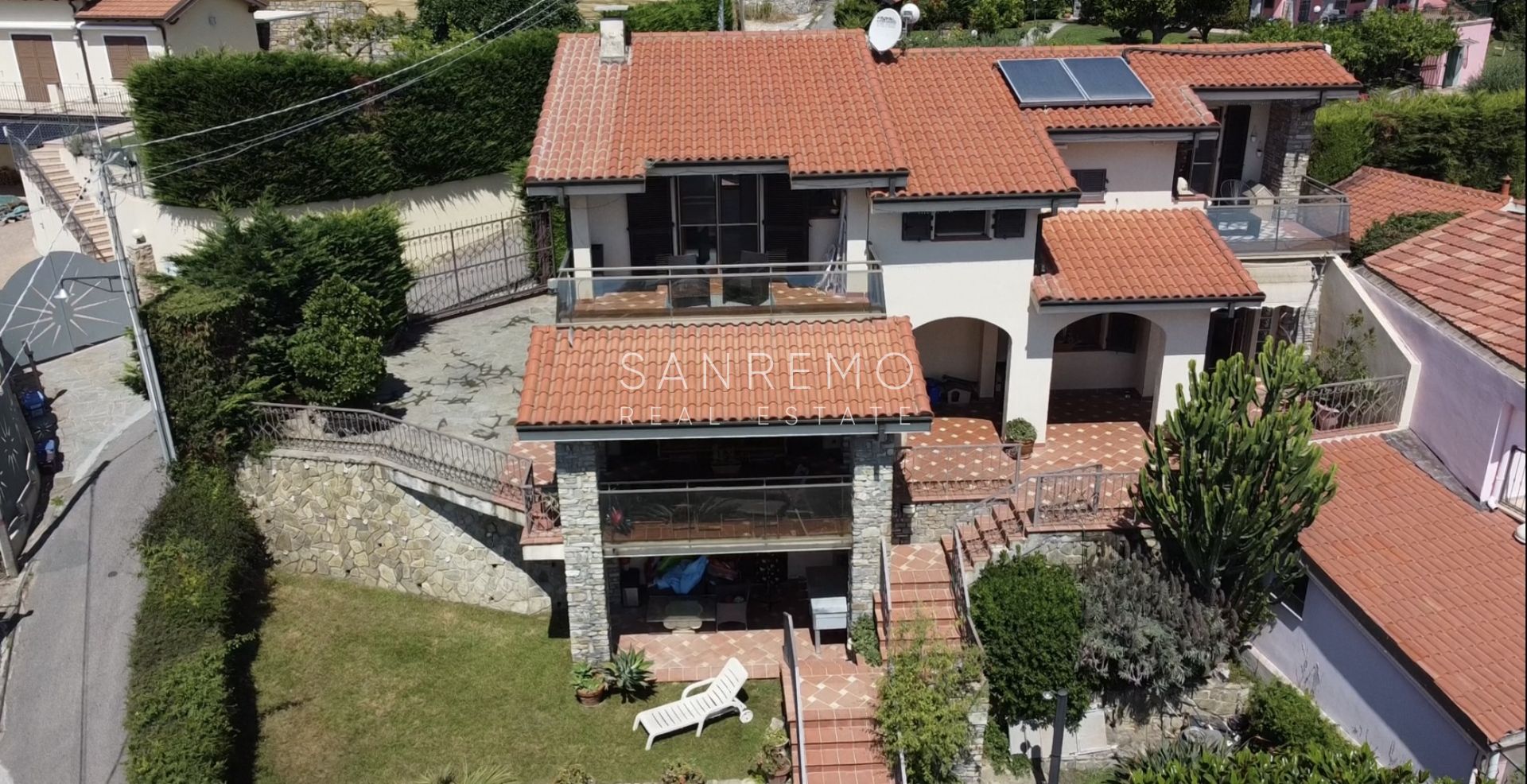 Bellissima villa con vista mozzafiato sul mare e sul porto della città