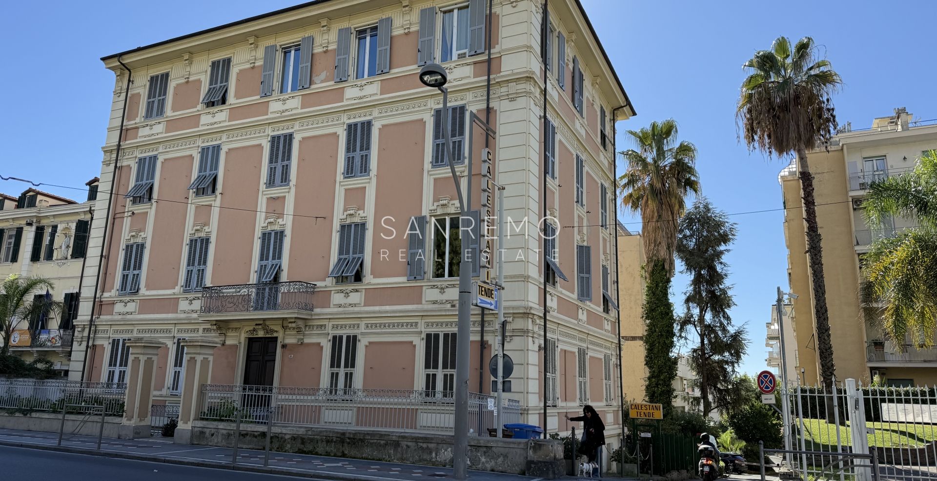 Ampio appartamento da ristrutturare all'interno di palazzo d'epoca